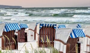Den spændende historie om et strandhotel, der udviklede sig til et botilbud gennem årene.
