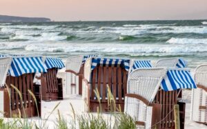 Den spændende historie om et strandhotel, der udviklede sig til et botilbud gennem årene.