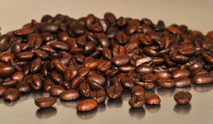 kaffebønner-påp-bord-espresso